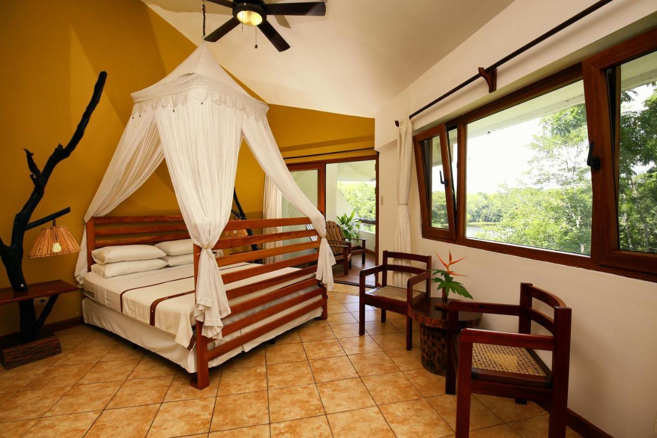 Villa Maya Flores Exterior photo