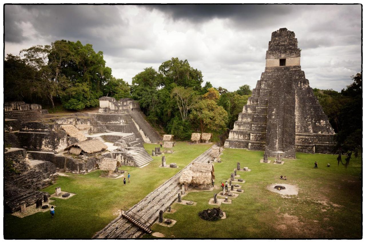 Villa Maya Flores Exterior photo